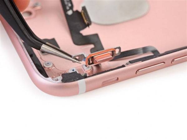 Foto - iPhone 7'nin içini dışına çıkardılar