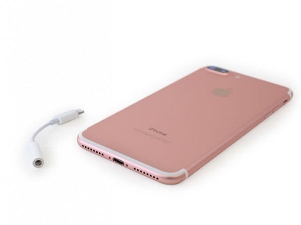 Foto - iPhone 7'nin içini dışına çıkardılar