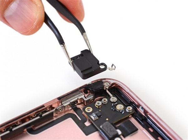 Foto - iPhone 7'nin içini dışına çıkardılar