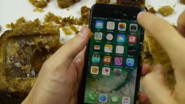 Foto - iPhone 7'ye öyle bir test yaptılar ki!