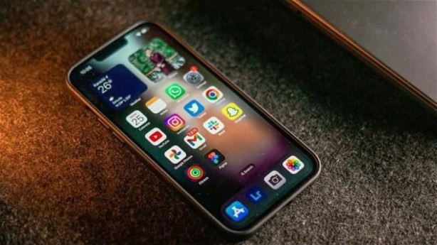 Foto - İphone’lar yine çöp oldu! Şarjı en uzun giden 10 akıllı telefon belli oldu!