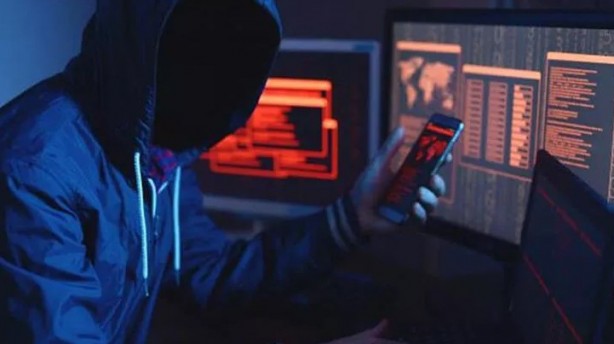 Foto - iPhone'u olanlar dikkat! Güvenlik açığından telefonlara sızdı