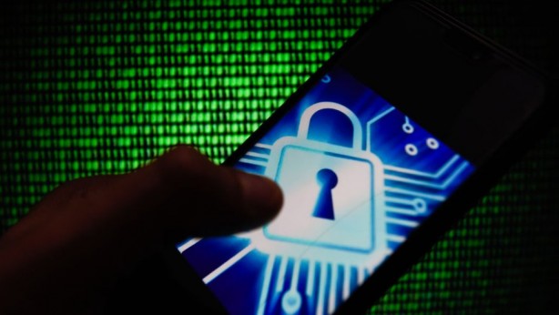 Foto - iPhone'u olanlar dikkat! Güvenlik açığından telefonlara sızdı