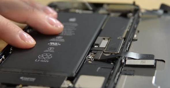 Foto - iPhone'u paramparça ettiler!