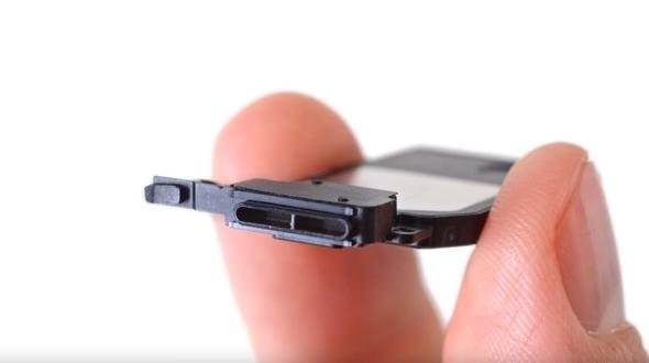 Foto - iPhone'u paramparça ettiler!