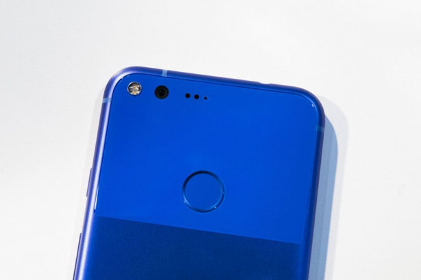 Foto - iPhone'un rakibi Türkiye'de satışa sunuldu