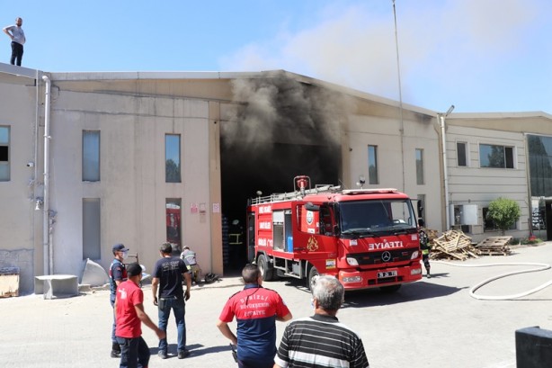 Foto - İplik fabrikasında yangın