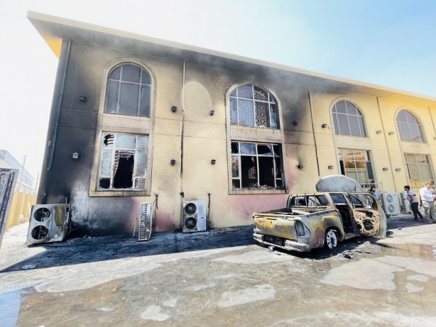 Foto - Irak'ta camide korkutan yangın: 4 yaralı