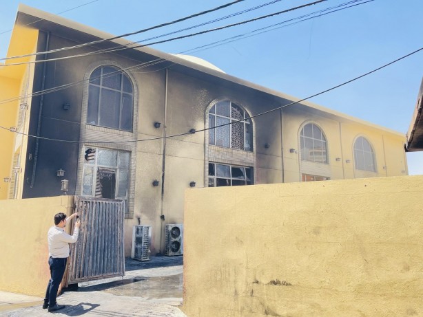 Foto - Irak'ta camide korkutan yangın: 4 yaralı