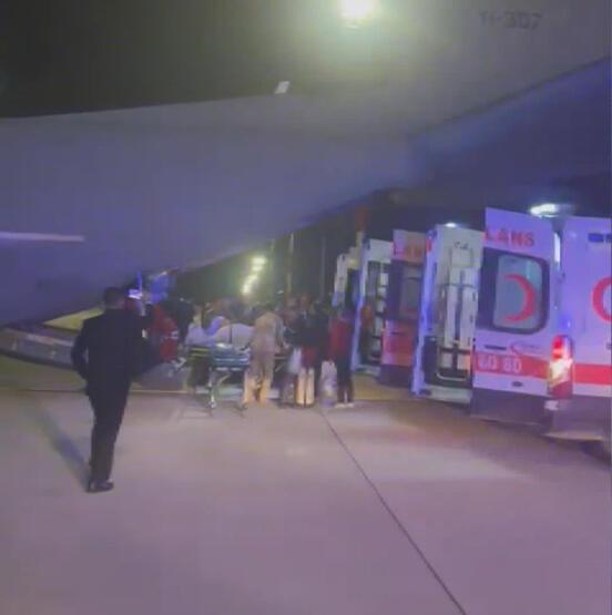 Foto - Irak'ta düğün salonundaki yangın faciası! Tedavi için Türkiye'ye getirildiler