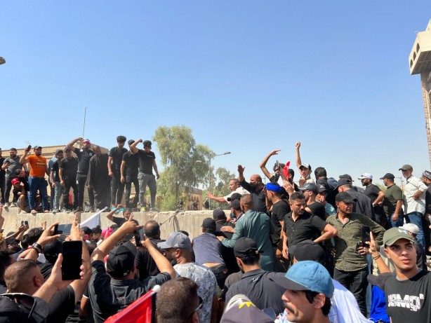 Foto - Irak'ta olaylar büyüyor! Sadr destekçileri o bölgeyi bastı