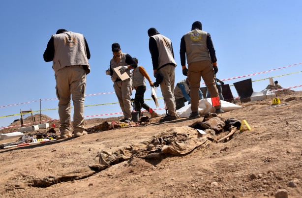 Foto - Irak'ta terör örgütü DEAŞ katliamı! Toplu mezar bulundu