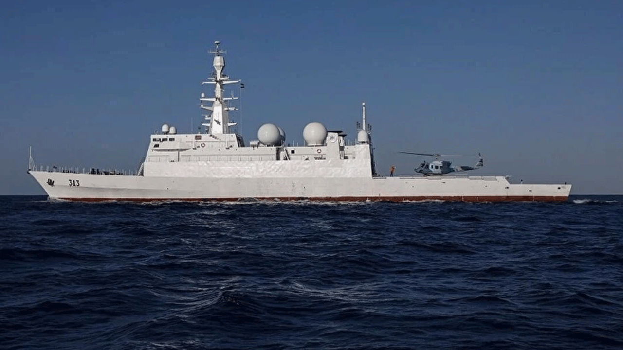 Foto - ABD'nin tehditleri sonrası harekete geçildi: Savaş gemisini suya indirdiler!!!