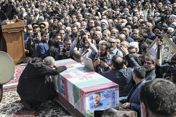 Foto - İran Dışişleri Bakanı Hüseyin Emir Abdullahiyan'ın cenazesi Tahran'da toprağa verildi