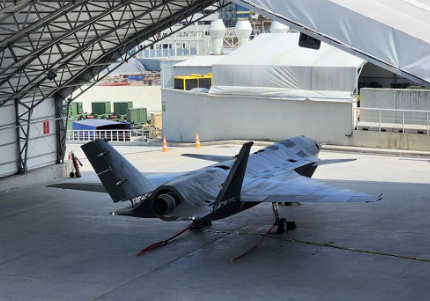 Türkiye'nin komşusu Bayraktar Kızılelma'nın rakibini kamuoyuna duyurdu! Uçak alay konusu oldu