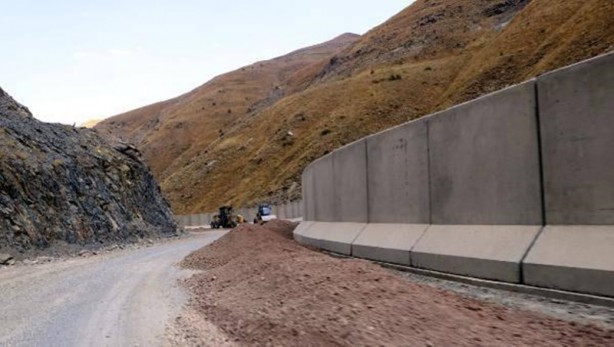 Foto - İran sınırına 43 kilometrelik beton duvar çekildi