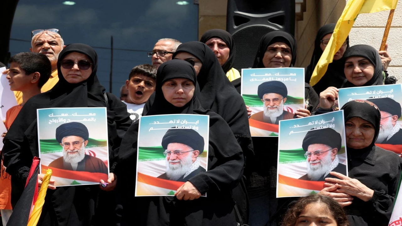 Foto - İran yangın yeriyken Hamaney’den kritik karar! En yakınlarına verdiği gizli listede o üç kişinin ismi var