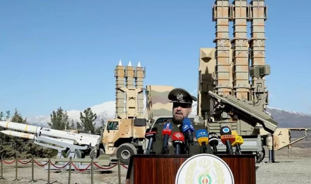 İran yeni hava savunma sistemlerini tanıttı