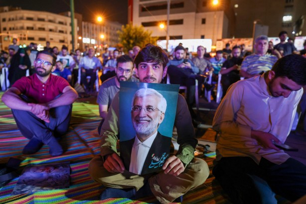 Foto - İran'daki cumhurbaşkanı adayları arasında Türkiye tartışması: Biz 4 tünel yapınca övünüyoruz