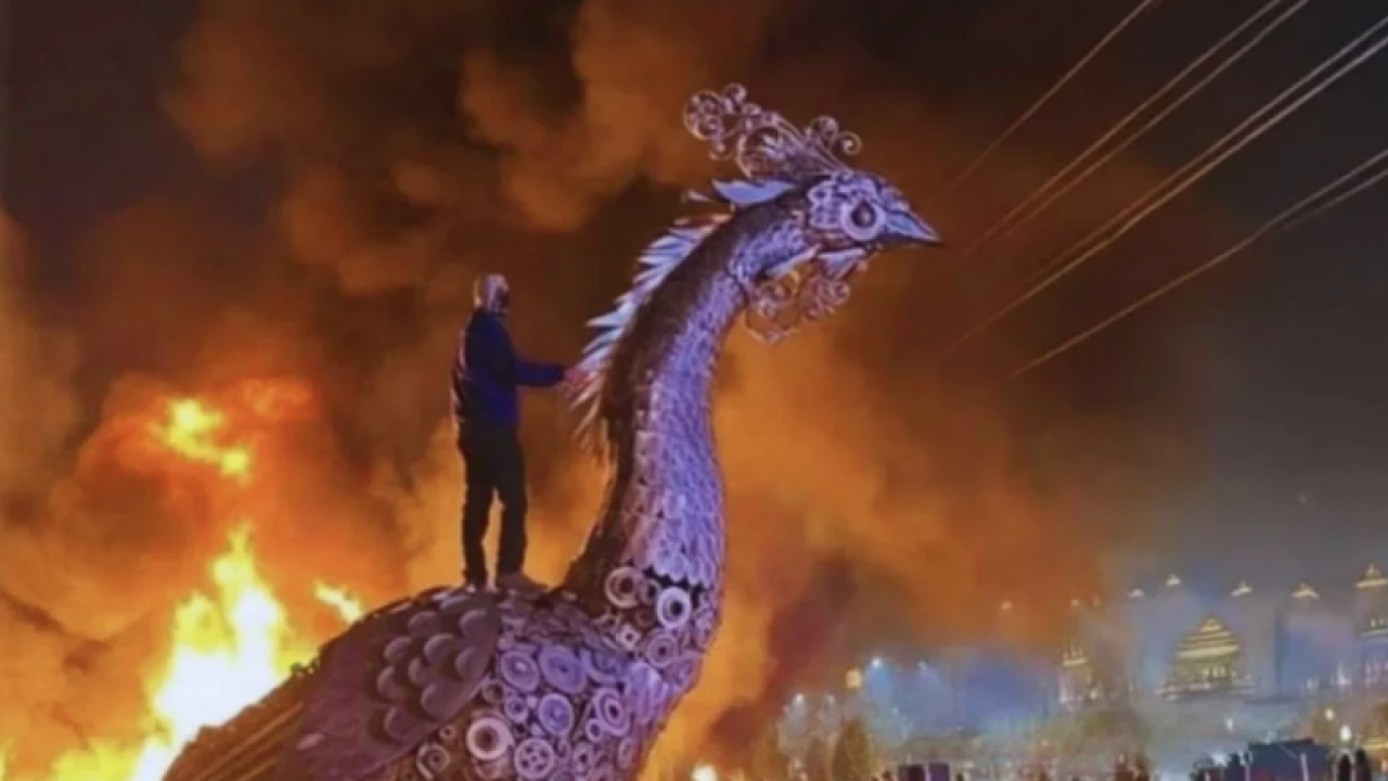 Trump ülkeyi derhal terk edin demişti: İran'da işler kontrolden çıktı!