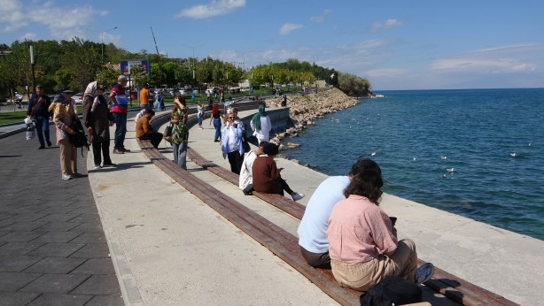 Foto - İran'da olaylar devam ederken İranlılar o şehrimize akın etti
