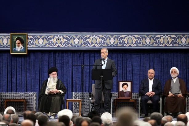 Foto - İran'da Pezeşkiyan dönemi! Mazbatasını Hamaney'den aldı 