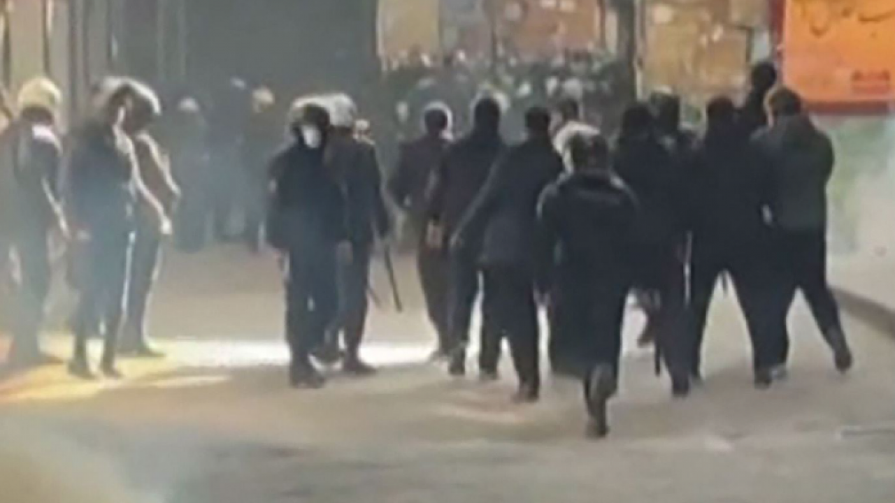 İran’da tansiyon yüksek: Bu kez rejim destekçileri sokağa indi