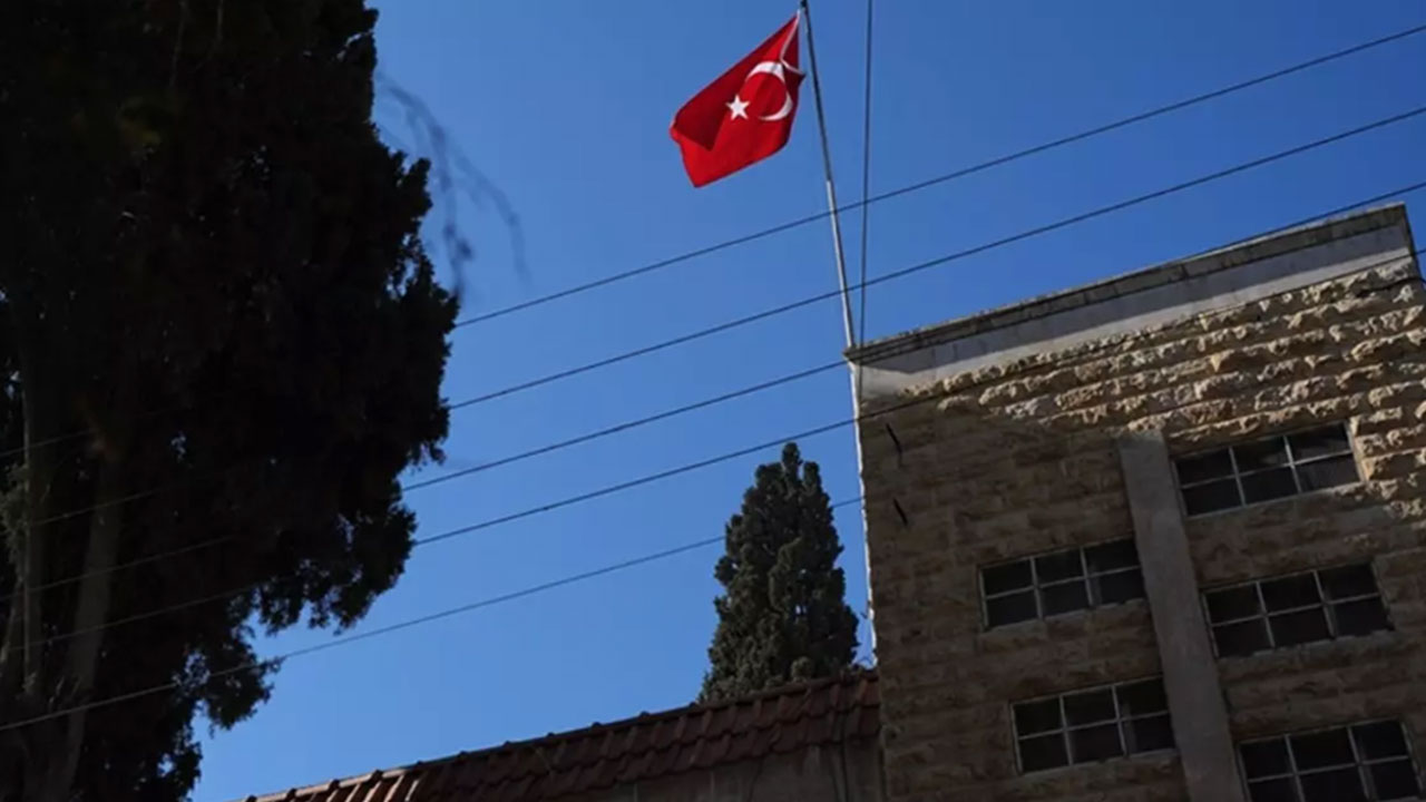 Foto - İran'daki Türk Büyükelçiliği'nde hareketli saatler: 3 isim elçilik binasına alındı