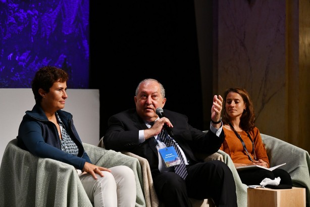 Foto - İran'dan skandal! Bölgede kameralara yakalandılar