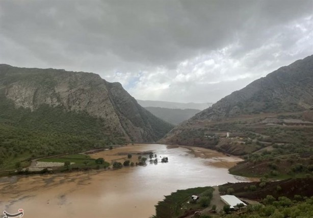 Komşu İran'dan ortalığı karıştıracak adım! Nehrin suyunu resmen kestiler