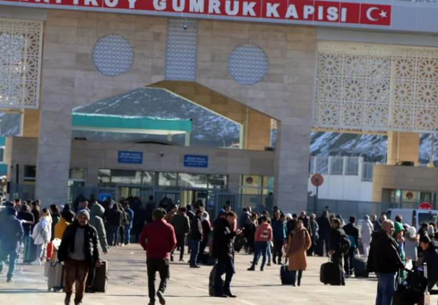 Foto - İran'dan valizini kapan Türkiye'ye koşuyor! Sebebi herkesi şaşkına çevirdi