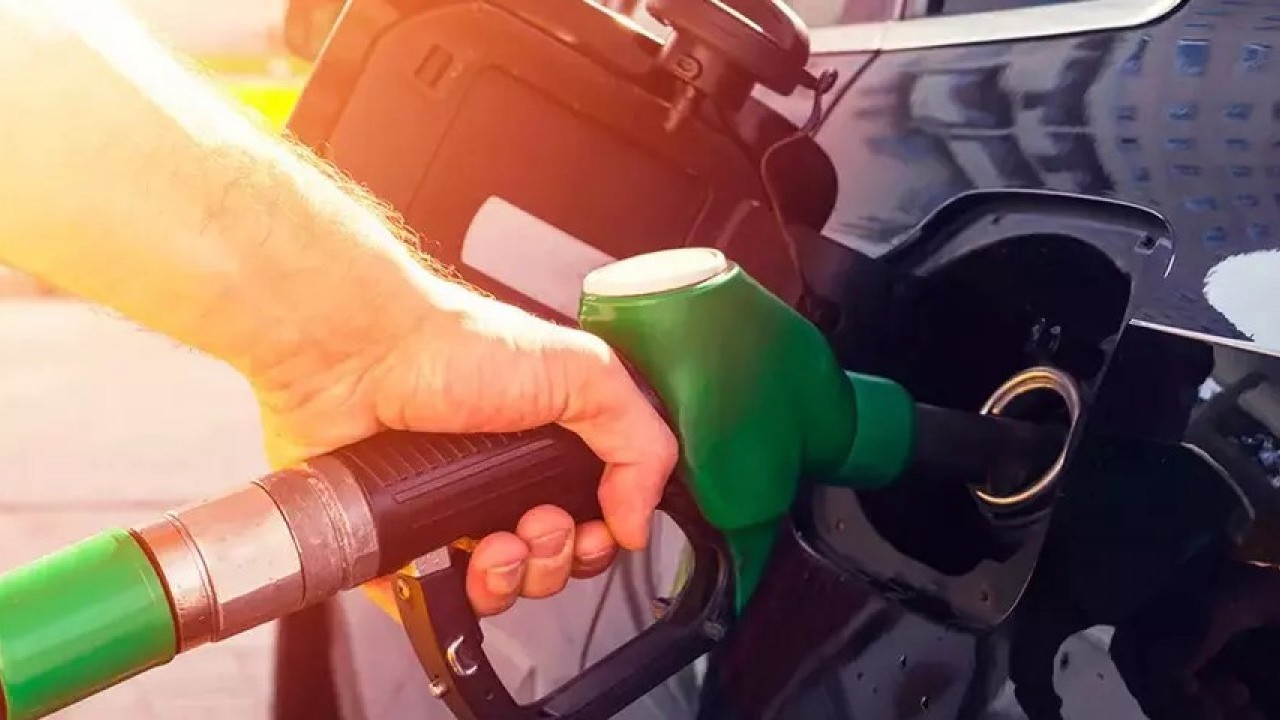 İran'ın füzeleri dünyayı yakmaya başladı! Almanya'da akaryakıt fiyatları uçuşa geçti