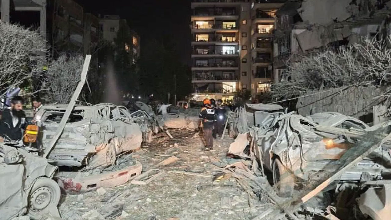 Foto - İran'ın misillemesi: Tel Aviv'deki yıkımı bir de böyle görün