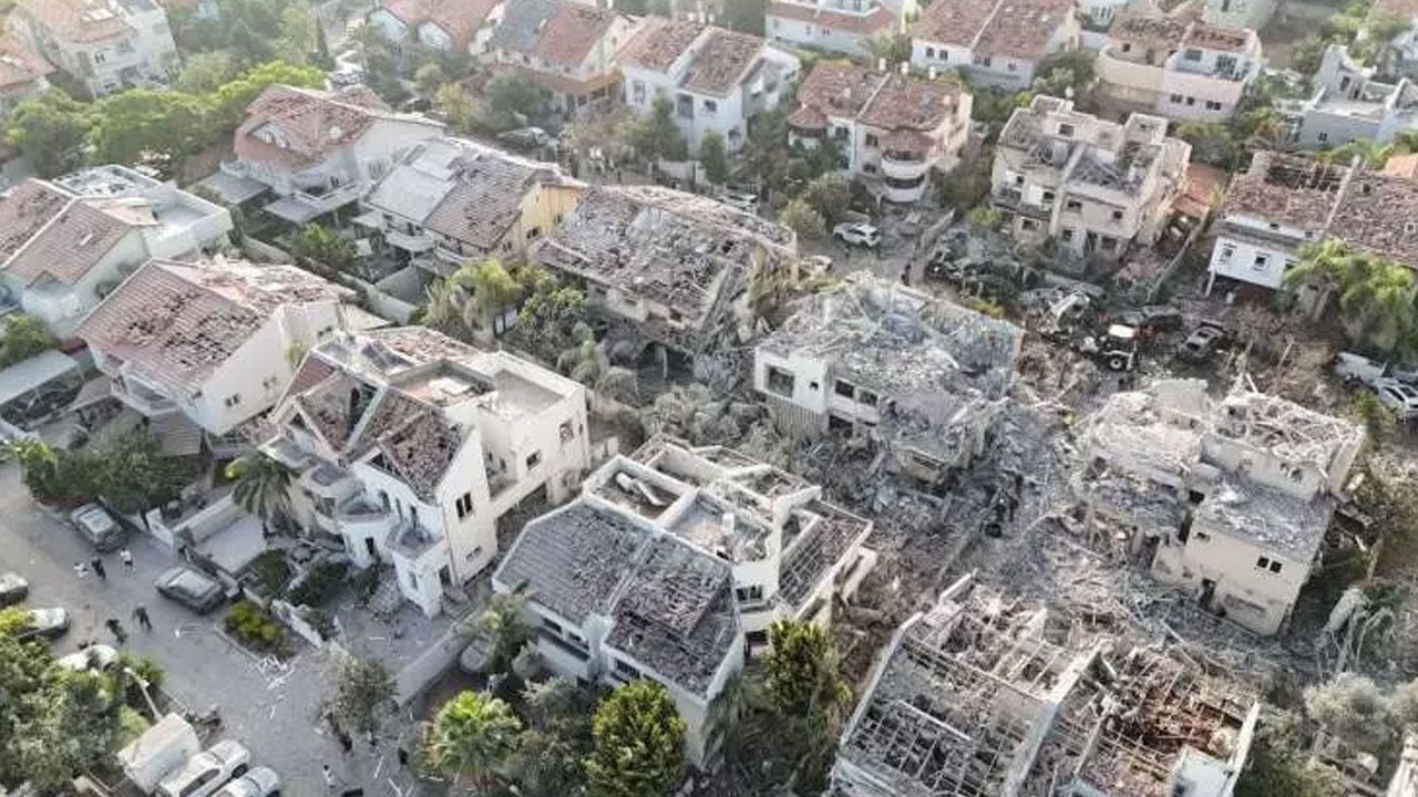 İran'ın misillemesi: Tel Aviv'deki yıkımı bir de böyle görün