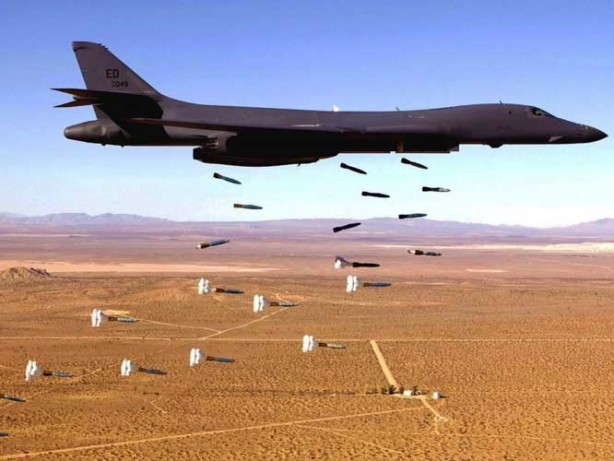 İsrail'in İran'a saldırısı beklenirken Adana İncirlik Hava Üssü'nde hareketlilik! Bombardıman uçakları havalandı