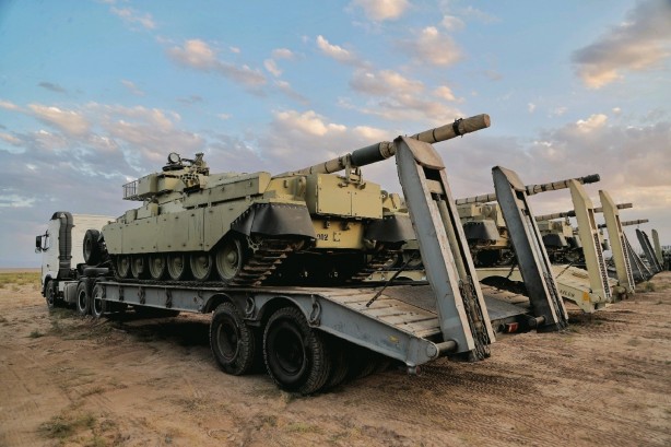 Foto - İran'ın tatbikatında olay görüntü! İran askeri Azerbaycan ve Türkiye'ye mesaj gönderdi