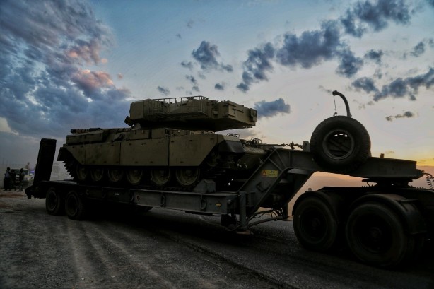 Foto - İran'ın tatbikatında olay görüntü! İran askeri Azerbaycan ve Türkiye'ye mesaj gönderdi