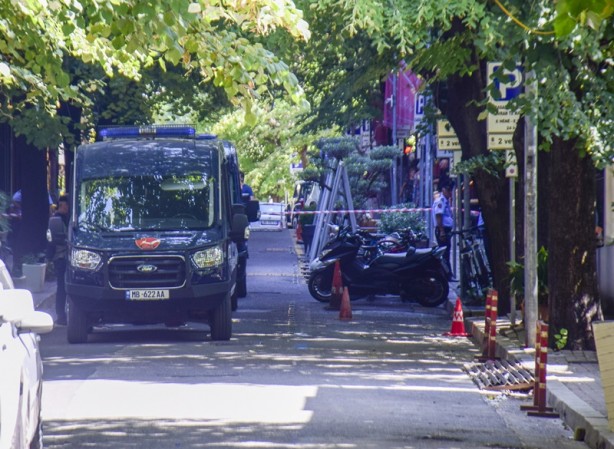 İran'ın Tiran Büyükelçiliği boşaltıldı