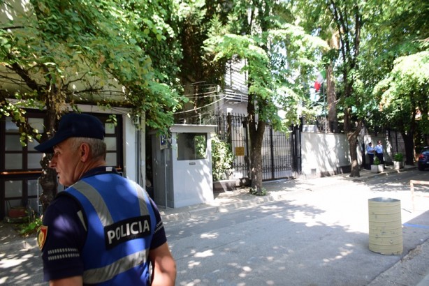 Foto - İran'ın Tiran Büyükelçiliği boşaltıldı