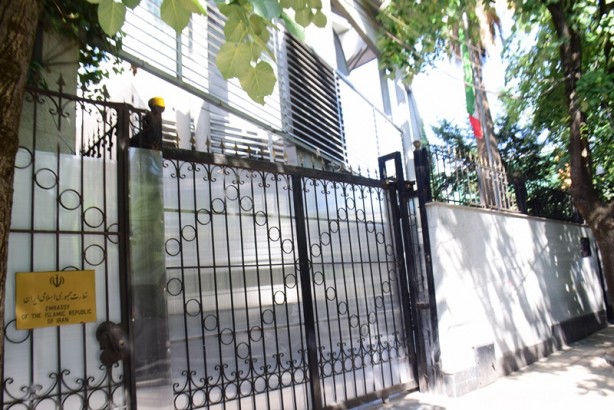 Foto - İran'ın Tiran Büyükelçiliği boşaltıldı