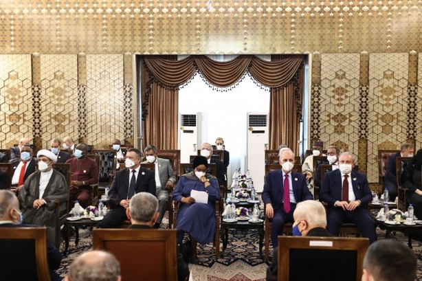 Foto - İran’ın yeni Cumhurbaşkanı resmen göreve başladı