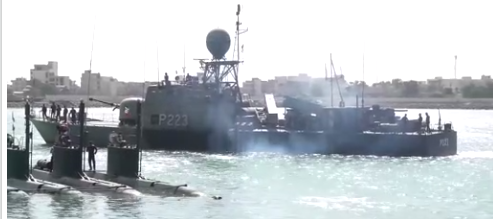 Foto - Kur'an-ı Kerim'i teker teker öpüp harekete geçtiler! İran savaş uçakları havalandı, füzeler ateşlendi