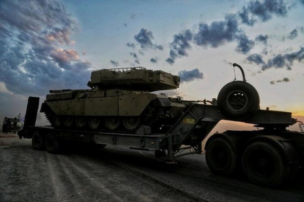 Foto - İranlı isimden savaş ilanı: Bin füze ile...