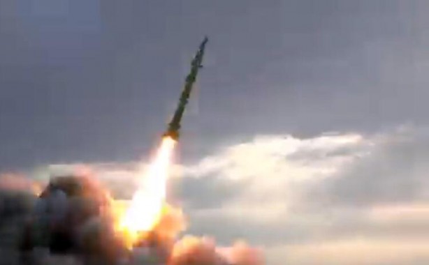 Foto - İranlı isimden savaş ilanı: Bin füze ile...