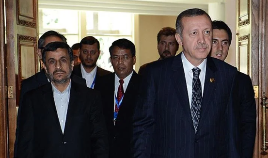 Foto - İranlı yetkililer, Erdoğan'ın ekibiyle birlikte namaza durmadı! Sonrasında Türk yetkililer öyle bir şey yaptı ki...