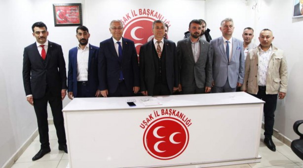 Irkçı Ümit Özdağ'a şok! Toplu istifa edip MHP'ye katıldılar