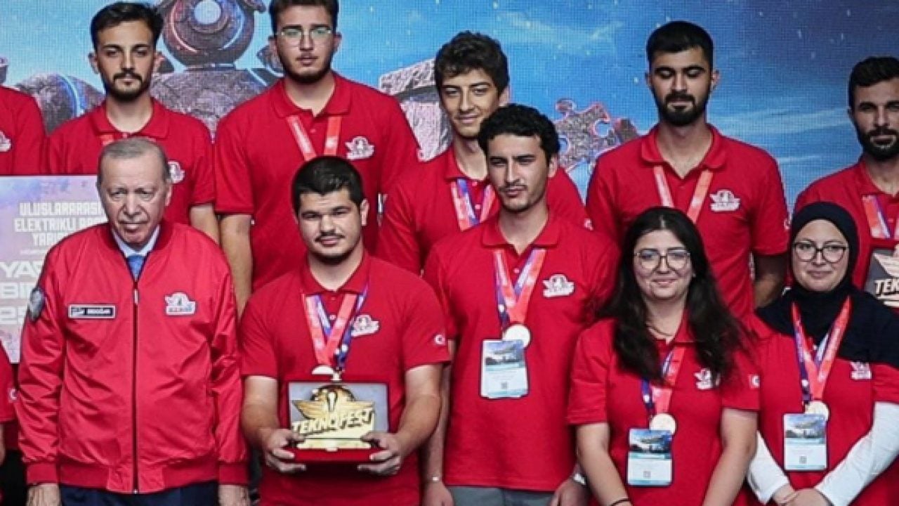 Foto - Irkçı Ümit Özdağ’ın ülkeye bu kadarcık faydası var mı? Mısırlı öğrenciden Türk savunma sanayisine katkı