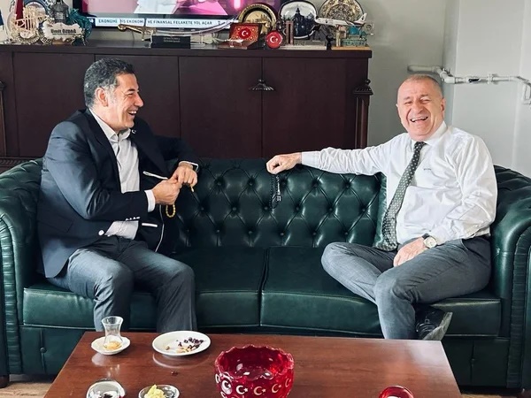 Irkçı Ümit'in vefası bu kadar! O kahkaha atarken toprağa verildi
