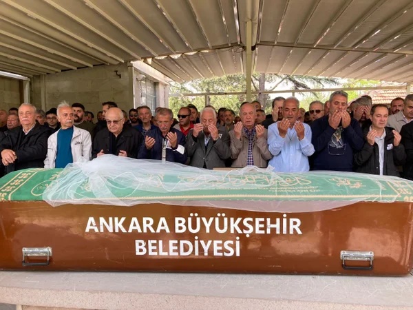 Foto - Irkçı Ümit'in vefası bu kadar! O kahkaha atarken toprağa verildi