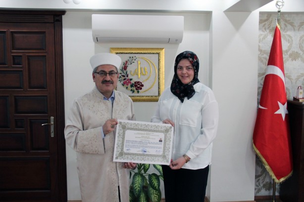 Foto - İrlandalı kadın İslam'la şereflendi Elif ismini aldı